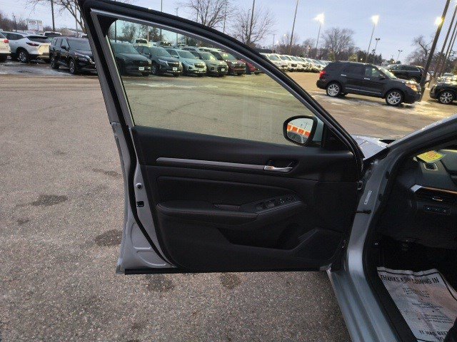 Used 2022 Nissan Altima 2.5 SV image 10