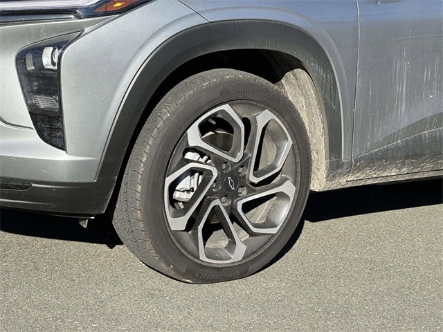 Used 2025 Chevrolet Trax RS w/ Sunroof Package image 7