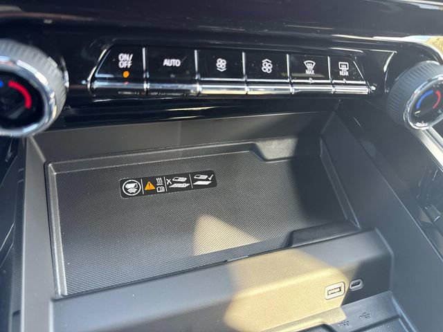 New 2026 Chevrolet Suburban LT w/ Comfort Package image 34