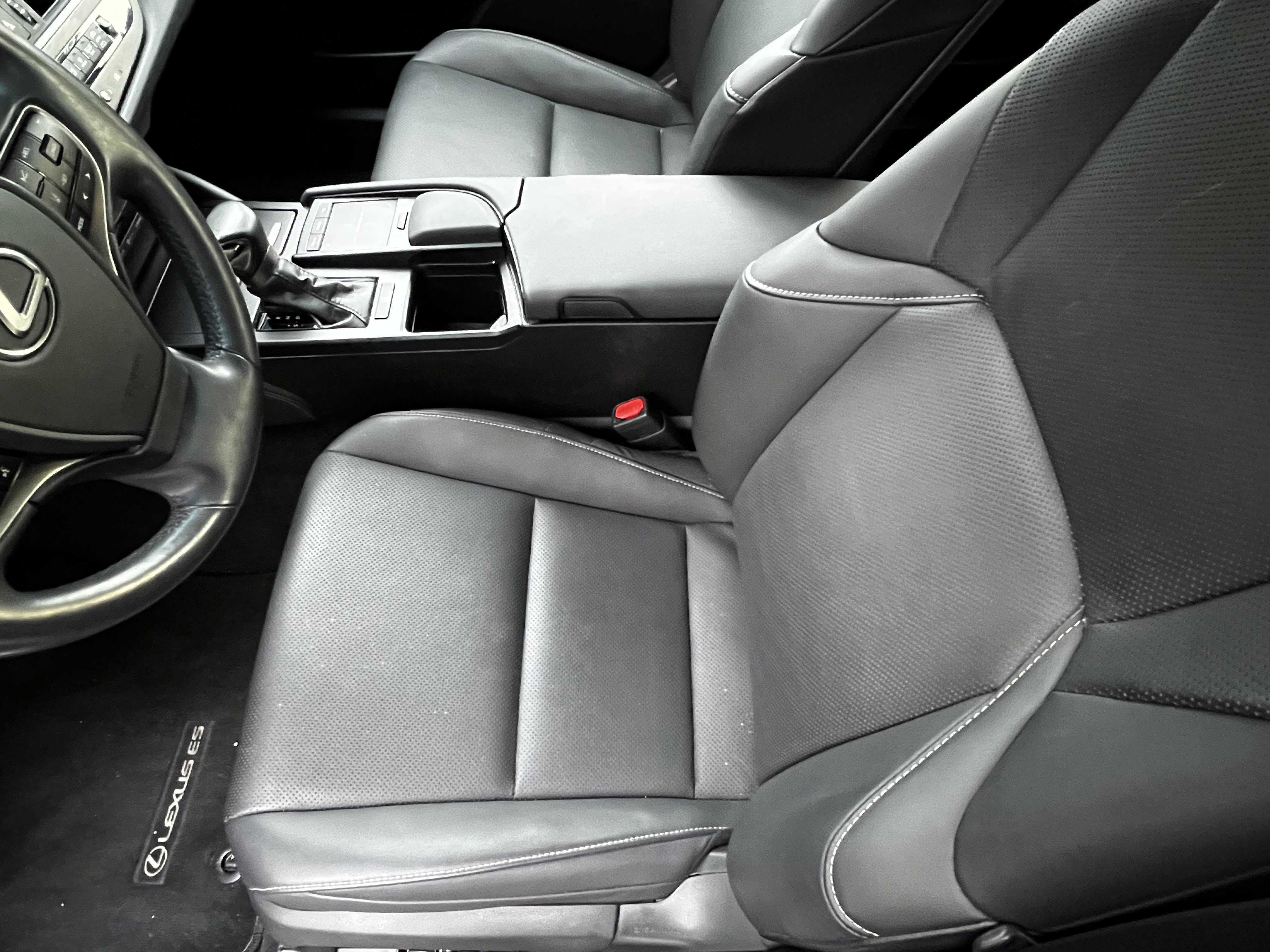 Certified 2022 Lexus ES 350 w/ Premium Package image 16