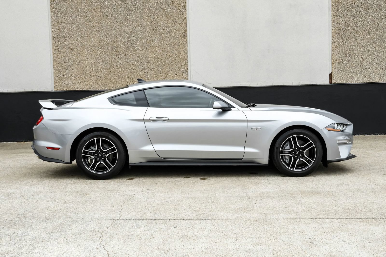 Used 2022 Ford Mustang GT RWD image 10