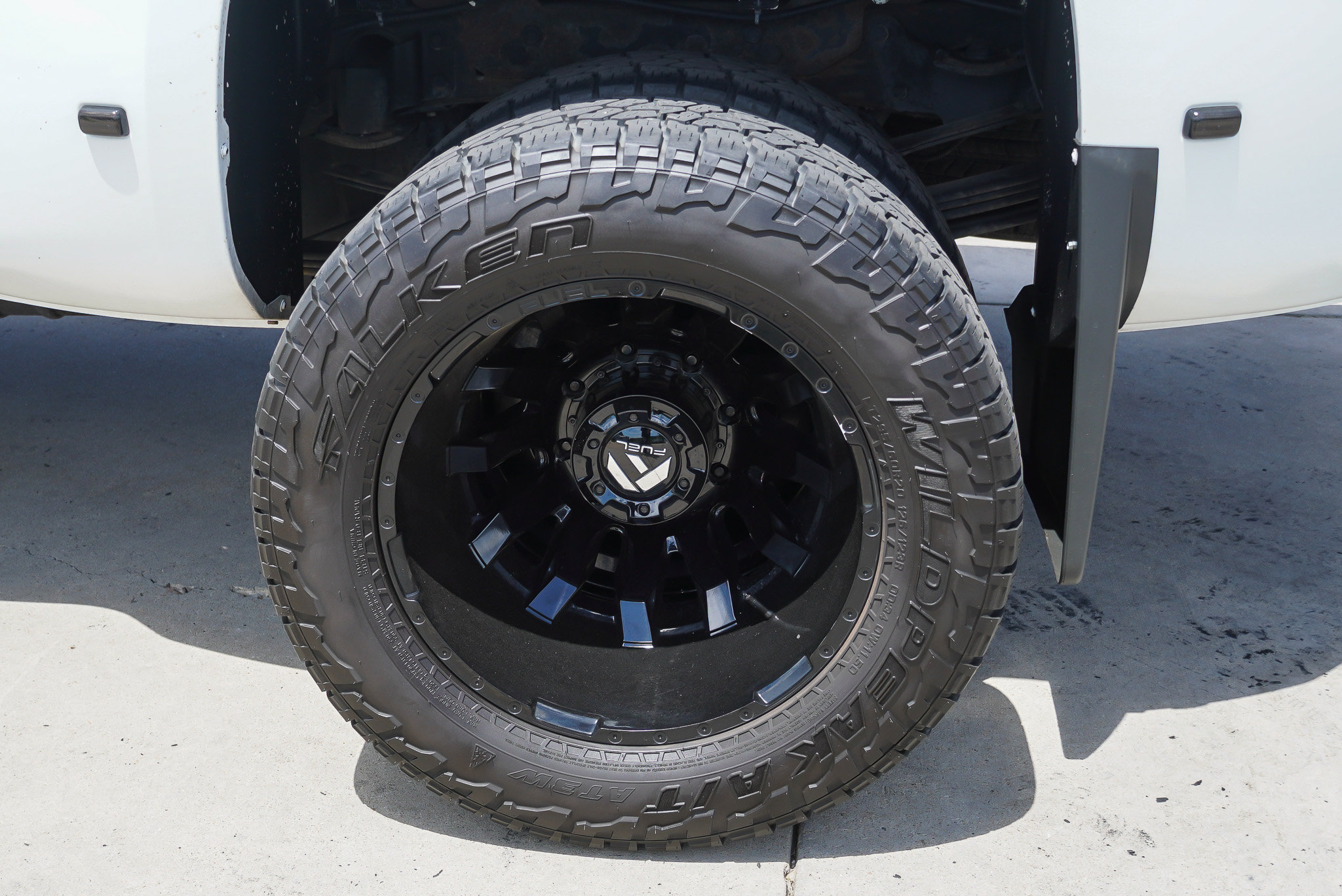 Used 2018 Chevrolet Silverado 3500 LTZ AWD/4WD image 13