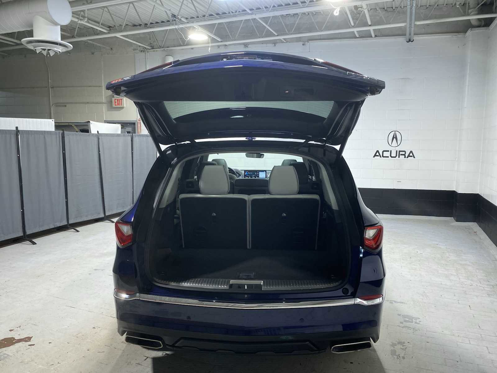 Certified 2023 Acura MDX SH-AWD w/ Advance Package image 19