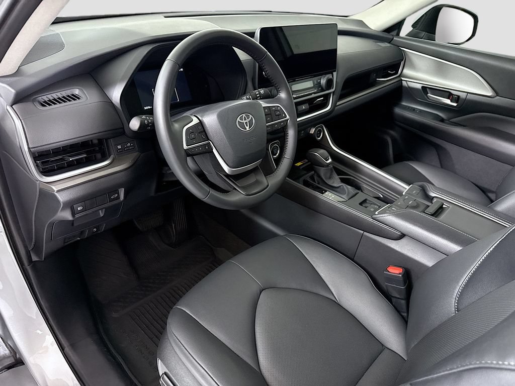 Used 2026 Toyota Grand Highlander FWD image 9