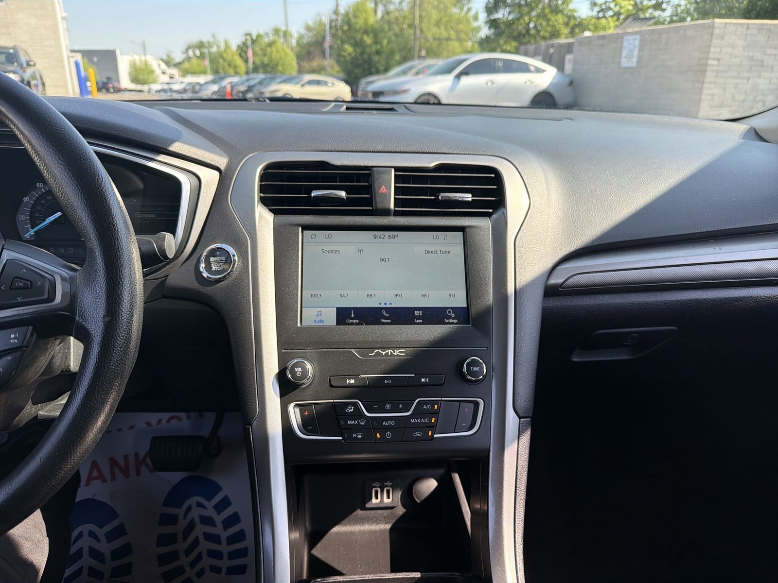 Used 2020 Ford Fusion SE FWD image 31