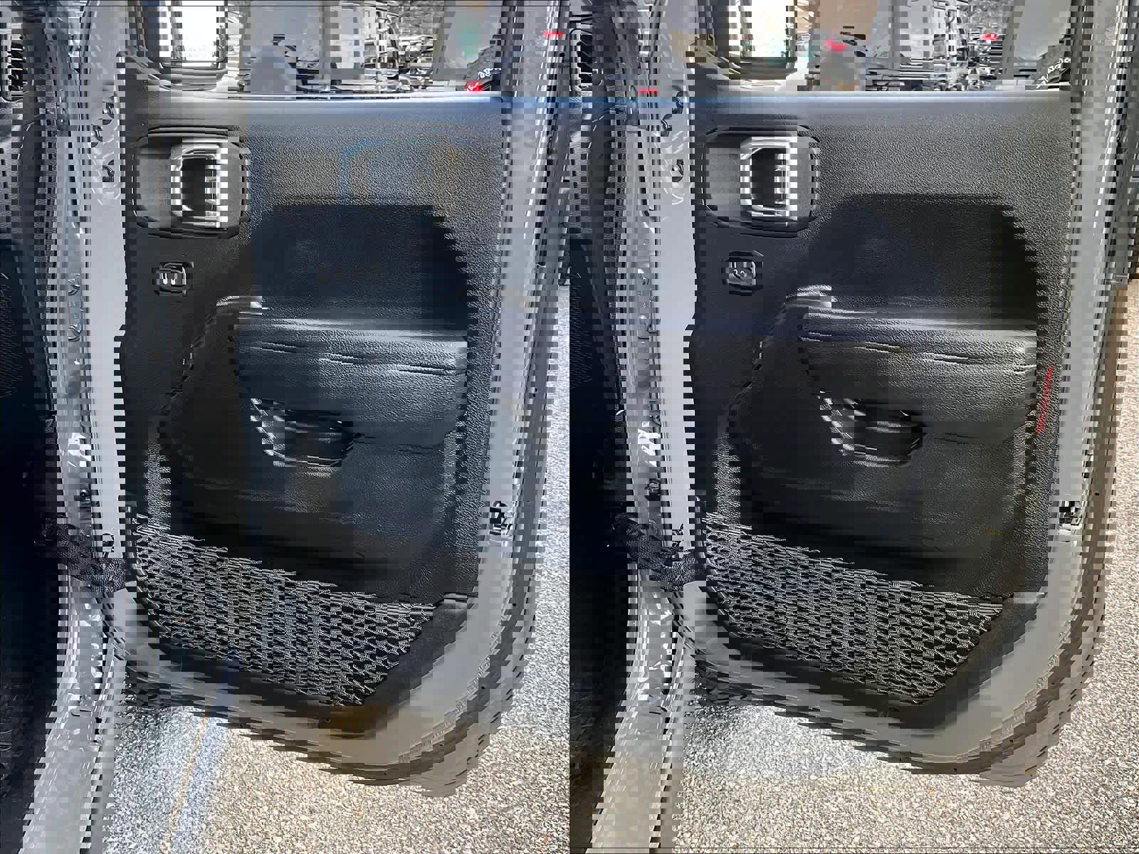 Used 2023 Jeep Wrangler Unlimited w/ Cold Weather Group image 12