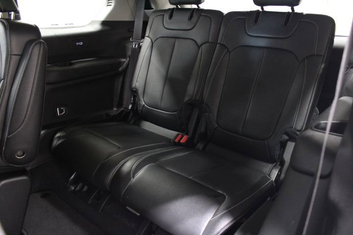 Used 2023 Jeep Grand Cherokee L Limited w/ Luxury Tech Group II AWD/4WD image 52