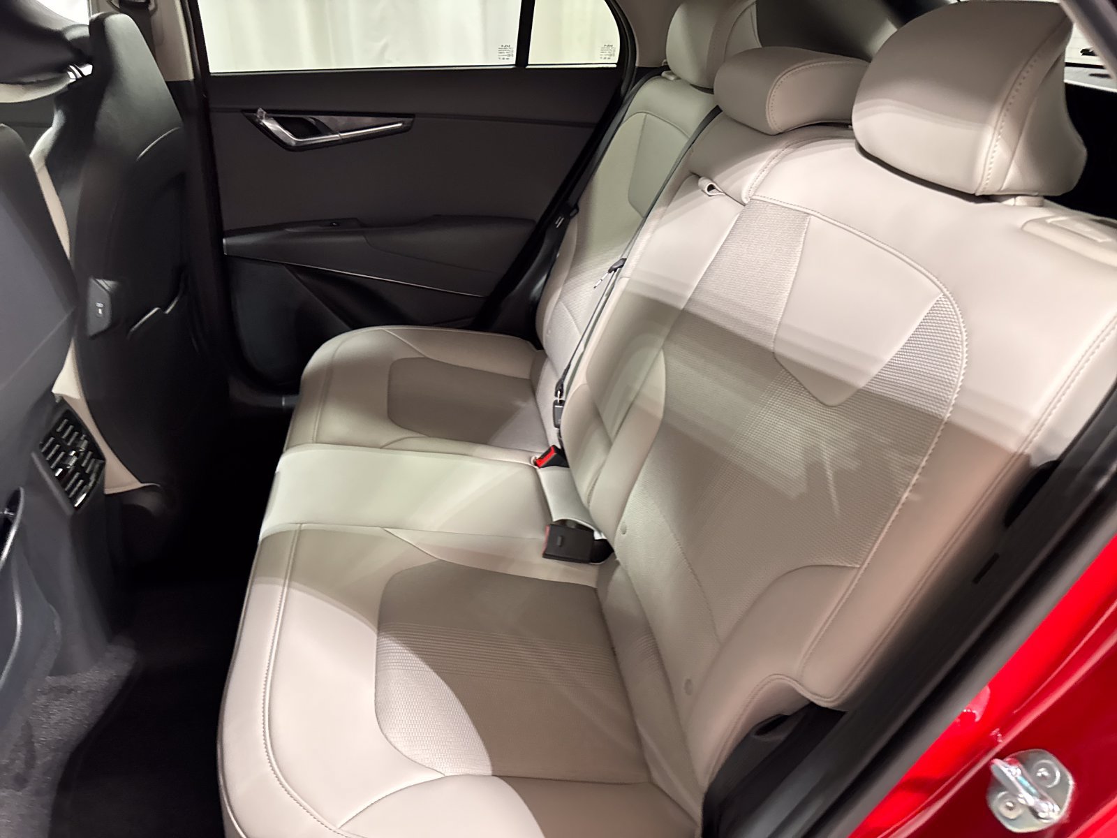New 2026 Kia Niro FWD image 5