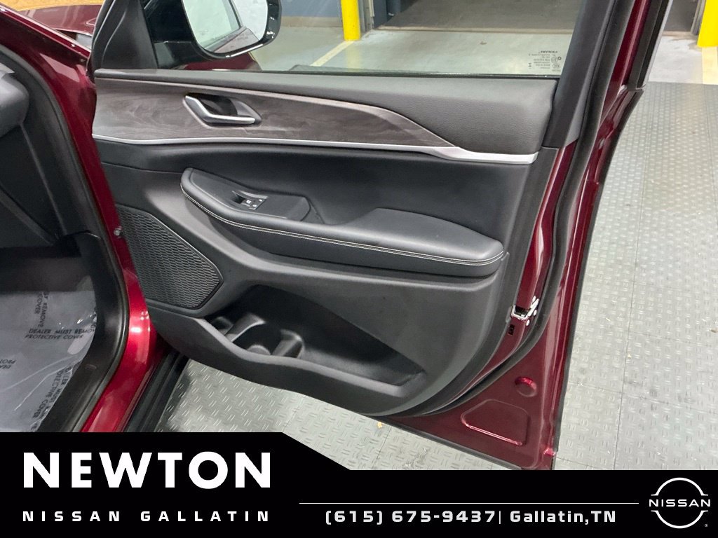 Used 2023 Jeep Grand Cherokee Limited w/ Luxury Tech Group II AWD/4WD image 53
