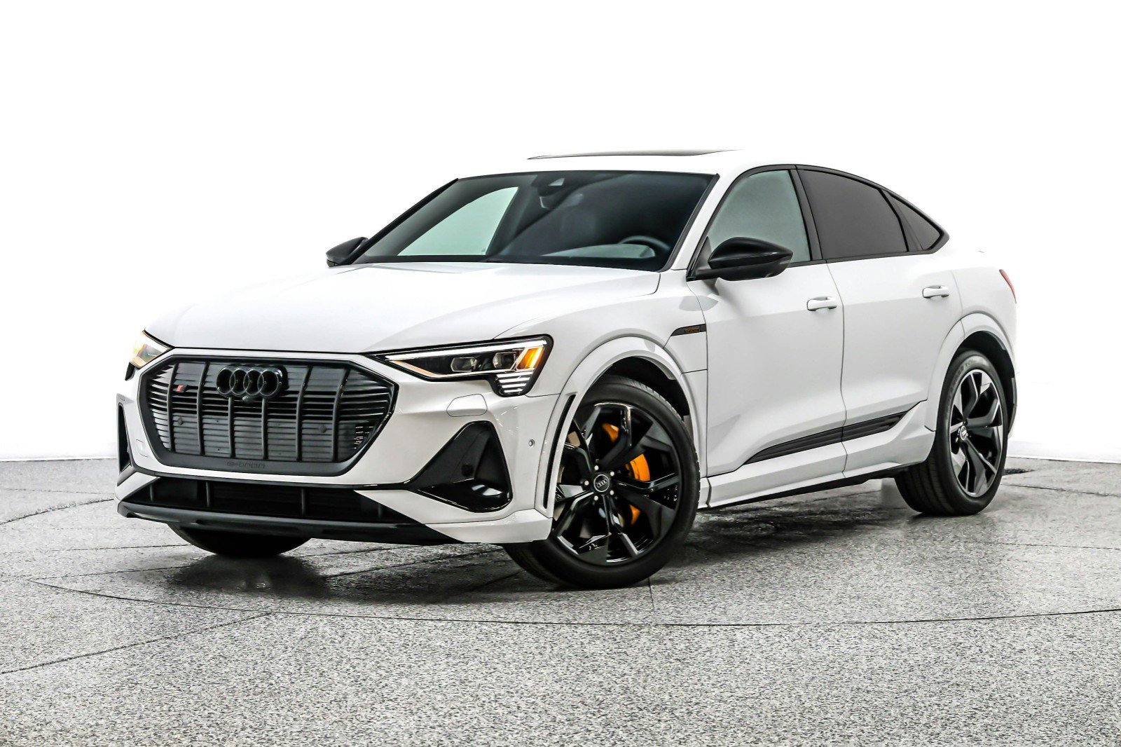 Used 2023 Audi e-tron S Premium Plus w/ Black Optic Package AWD/4WD image 2