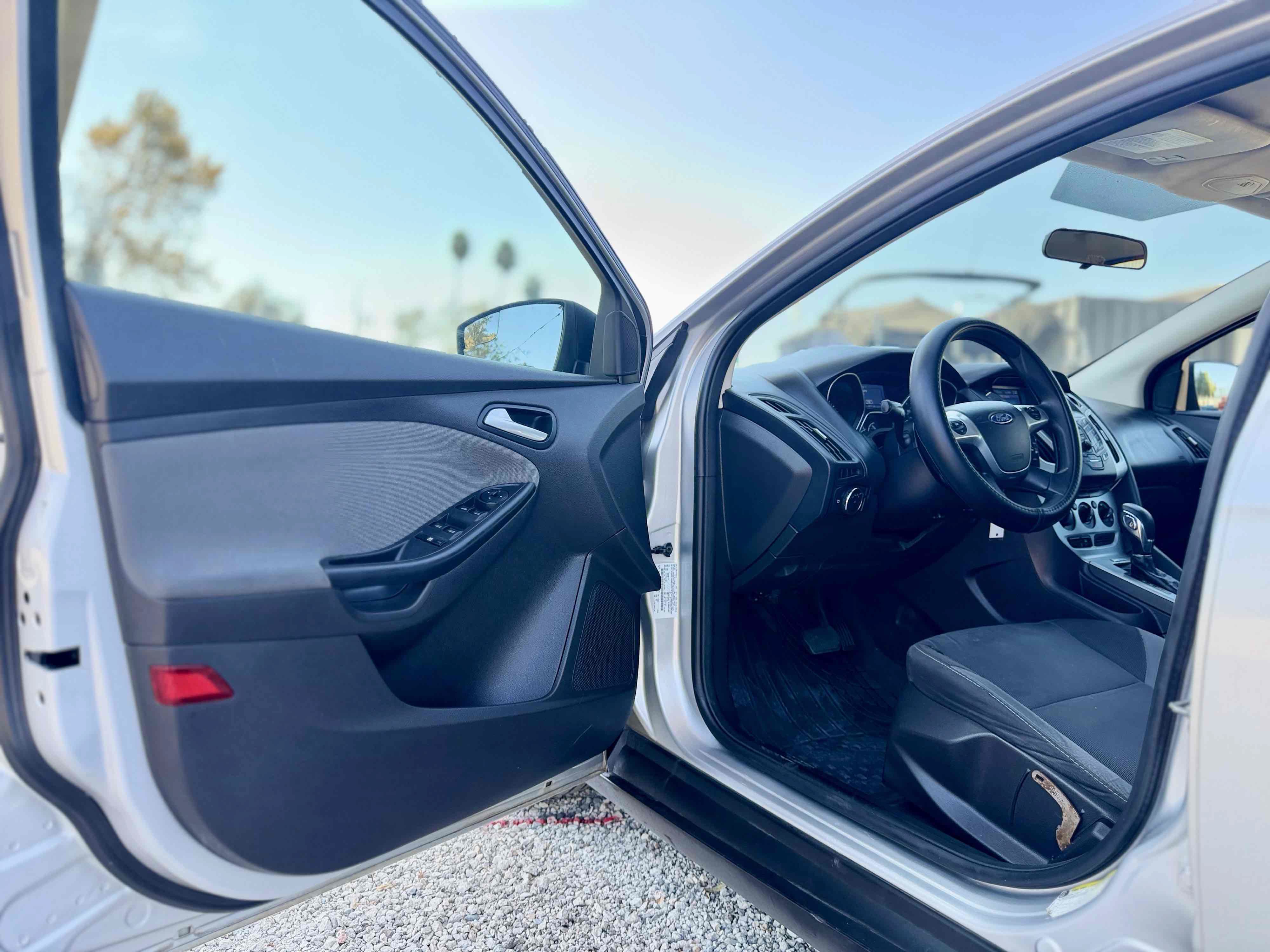 Used 2013 Ford Focus SE FWD image 16