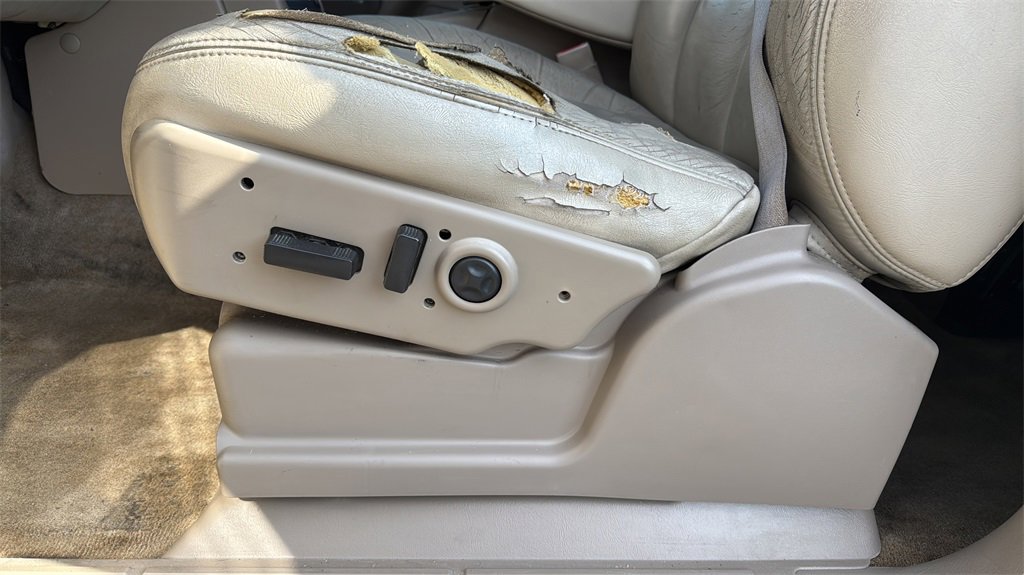 Used 2004 GMC Yukon XL SLT w/ Preferred Equipment Group image 11