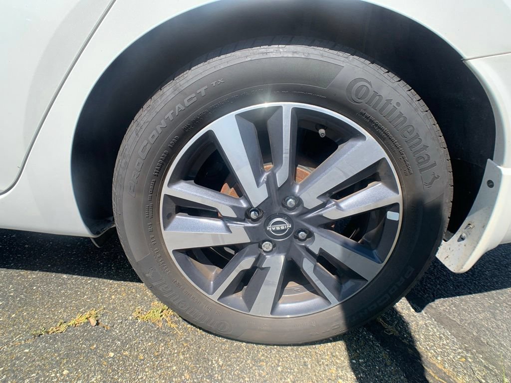 Used 2024 Nissan Versa SV w/ Trunk Package FWD image 11