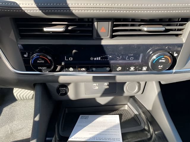 New 2026 Nissan Rogue SV w/ Cold Weather Package AWD/4WD image 19