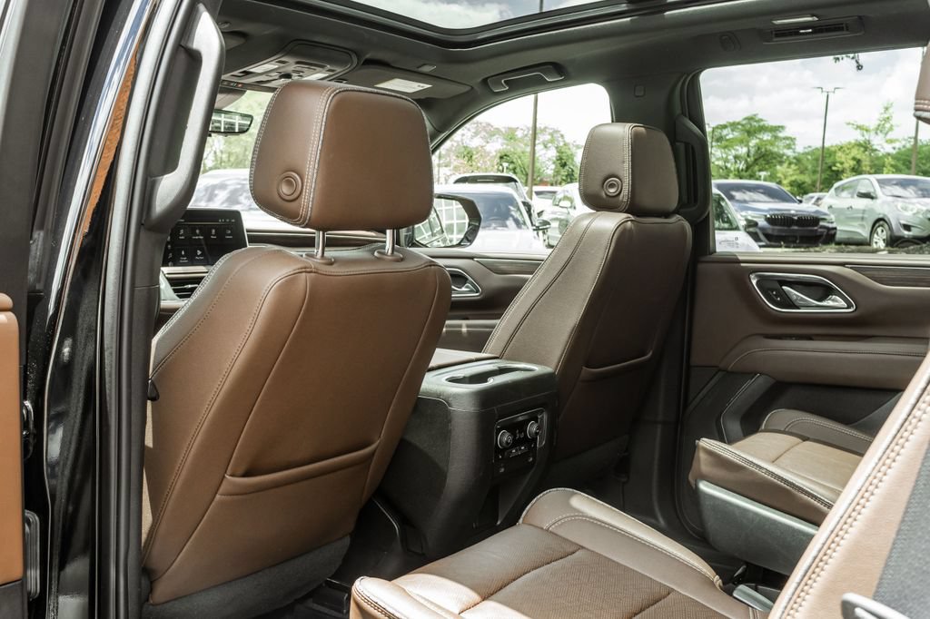 Used 2023 Chevrolet Tahoe High Country AWD/4WD image 32