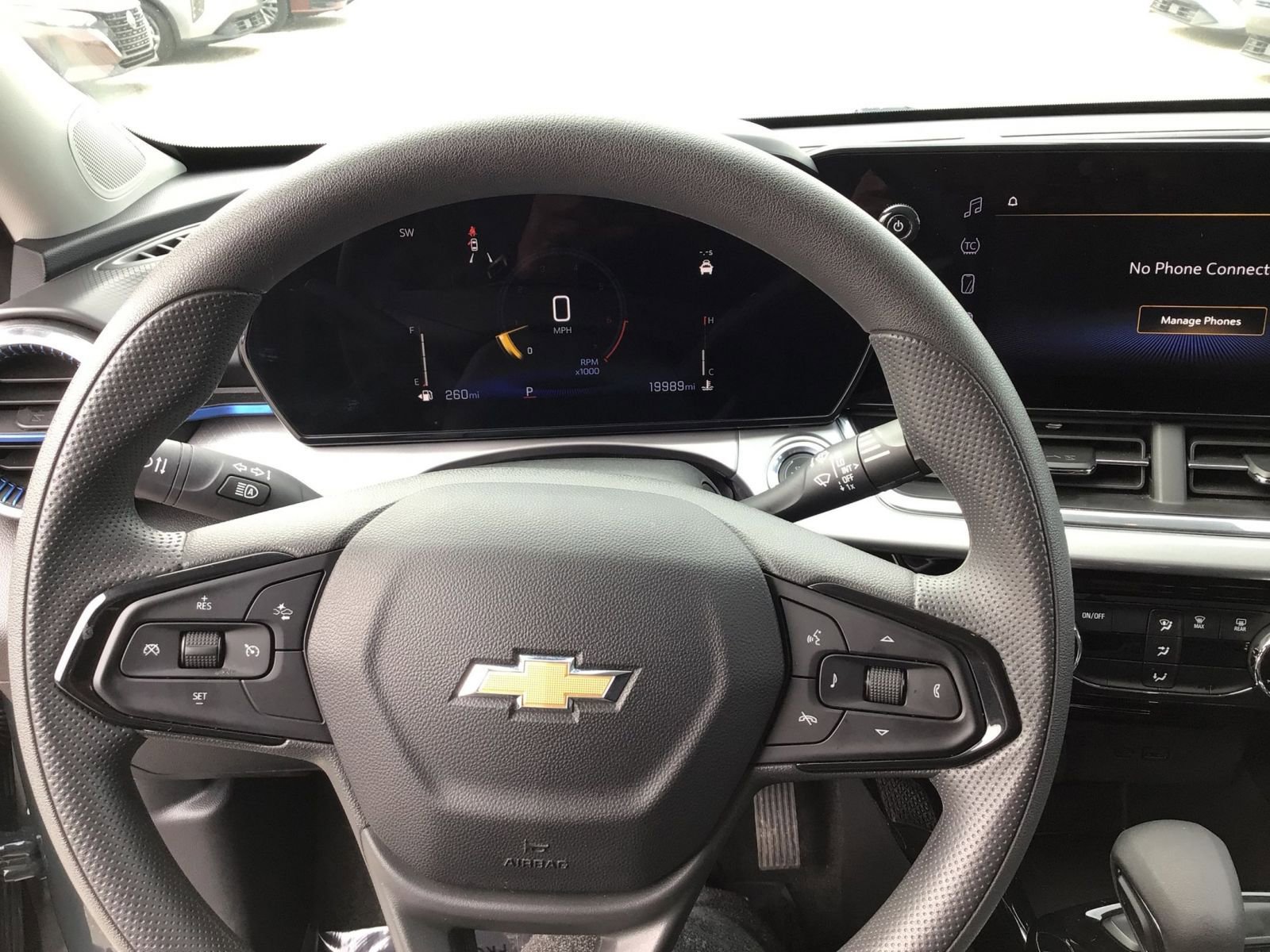 Used 2025 Chevrolet Trax LT image 33