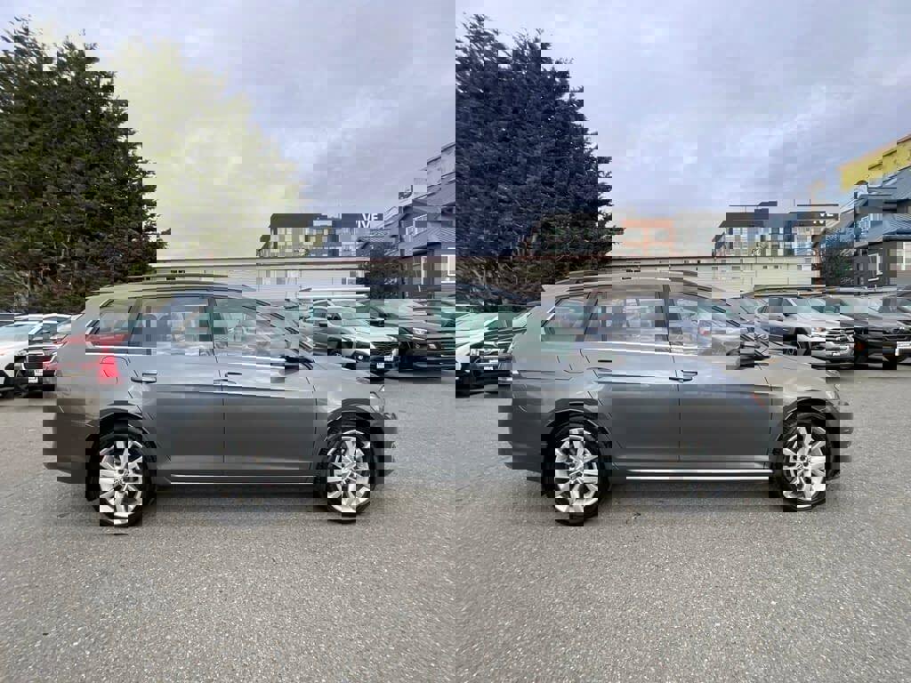 Used 2016 Volkswagen Golf SE w/ Lighting Package image 9