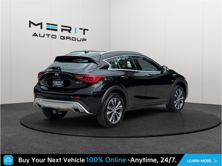 Used 2017 INFINITI QX30 Premium w/ Technology Package AWD/4WD image 9