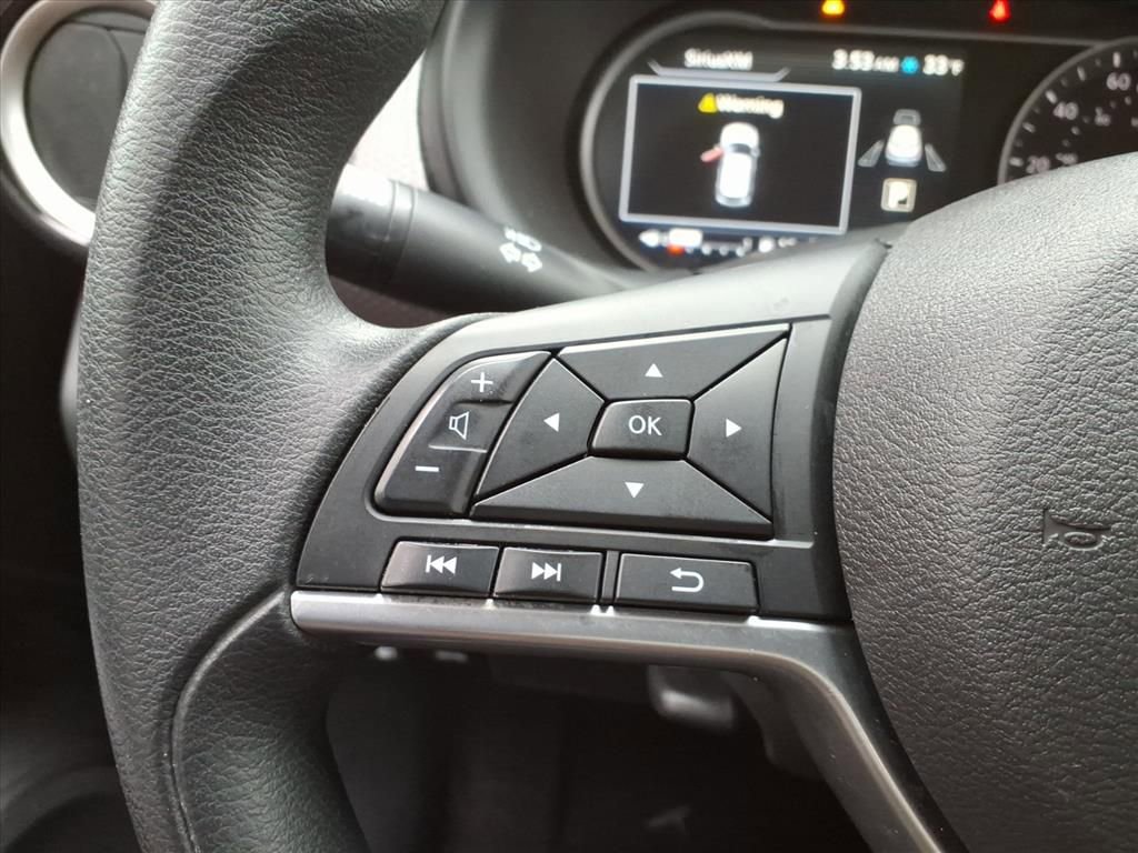 Used 2018 Nissan Kicks SV image 18