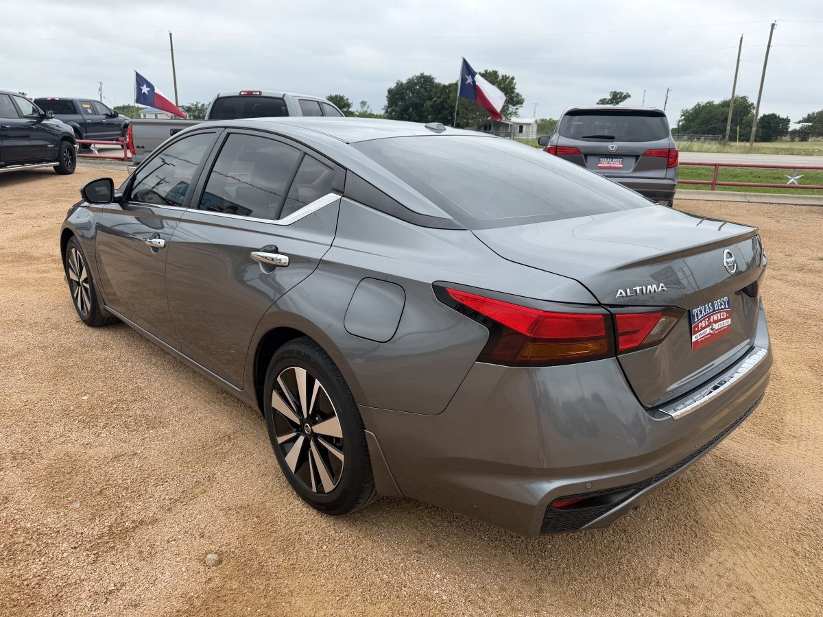 Used 2021 Nissan Altima 2.5 SV w/ SV Premium Package FWD image 6
