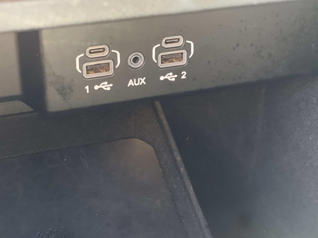 Used 2024 Jeep Wagoneer L Series II RWD image 28