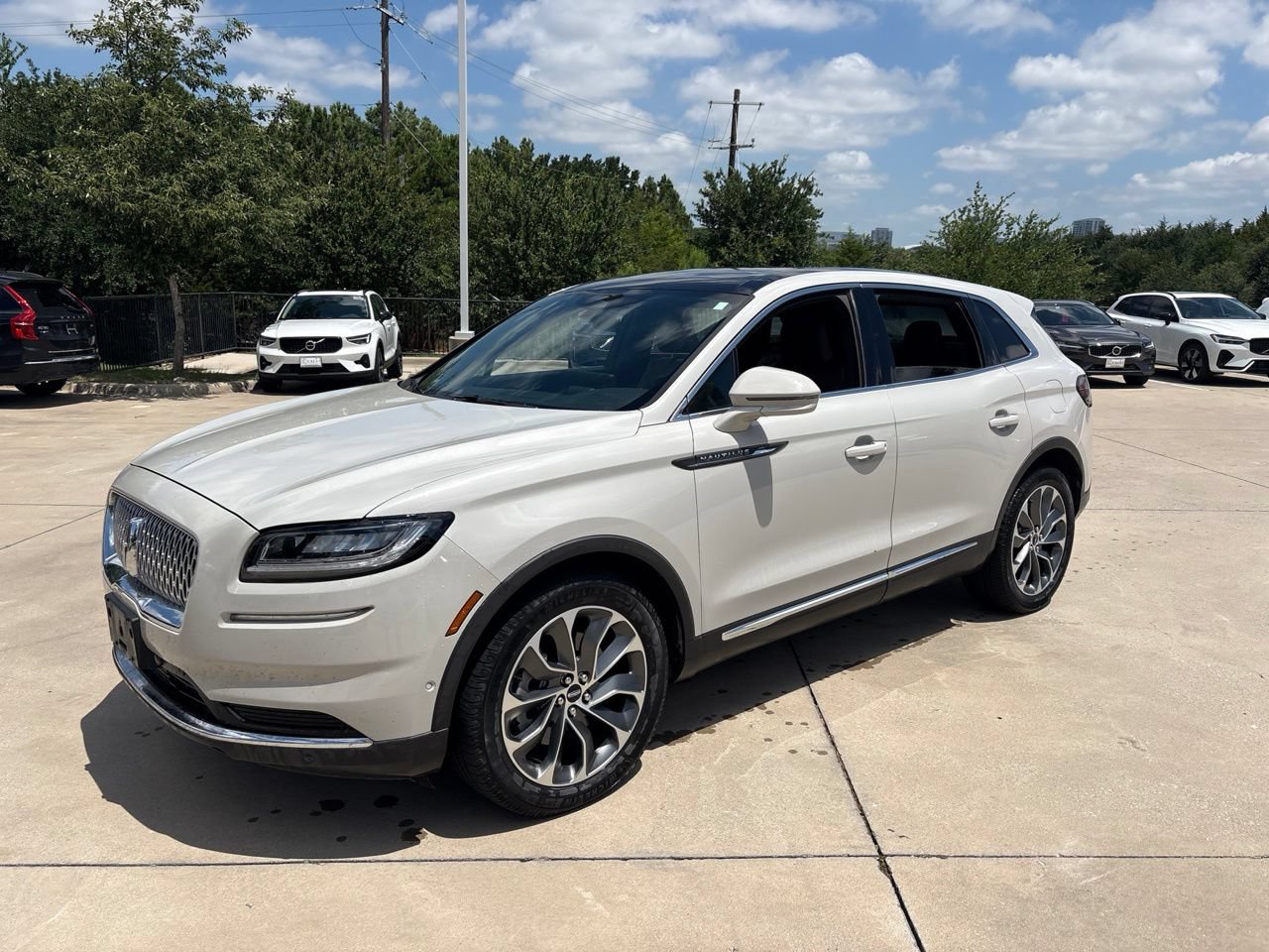 Used 2022 Lincoln Nautilus Reserve w/ Equipment Group 201A AWD/4WD image 1