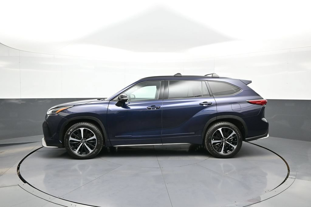 Used 2021 Toyota Highlander XSE AWD/4WD image 9