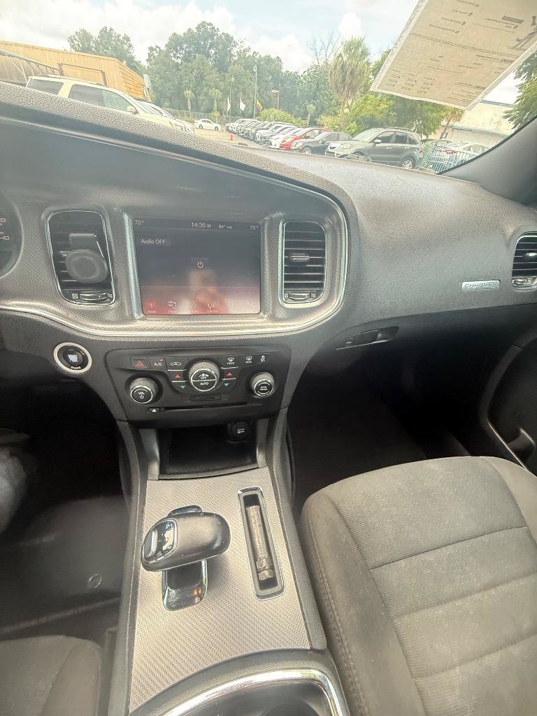 Used 2014 Dodge Charger SXT RWD image 9