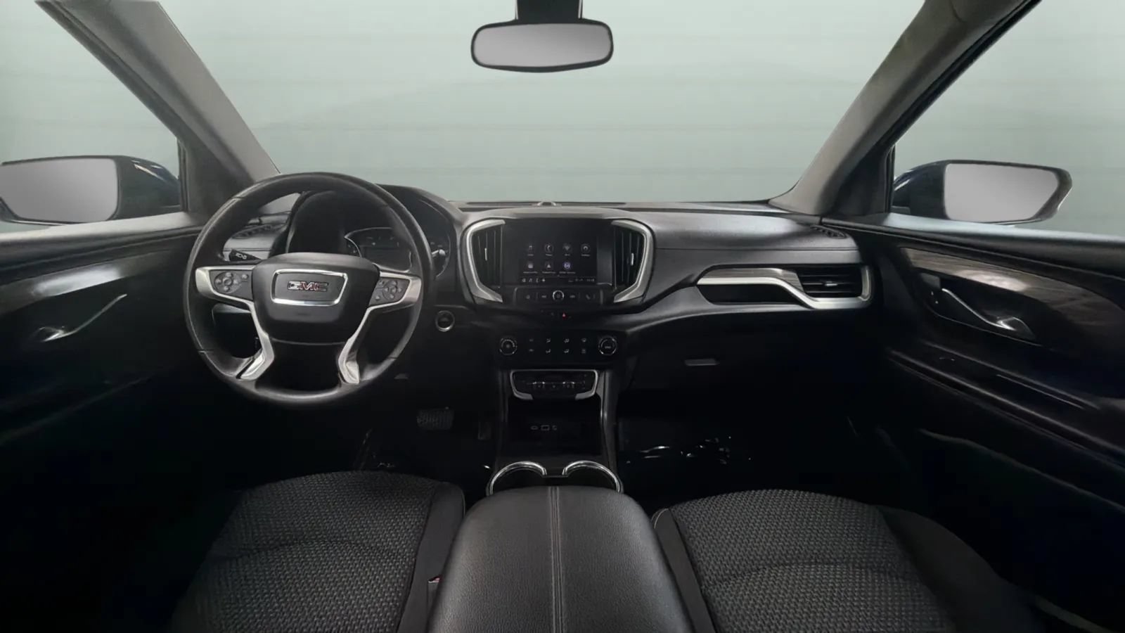 Used 2023 GMC Terrain SLE w/ LPO, Floor Liner Package AWD/4WD image 9