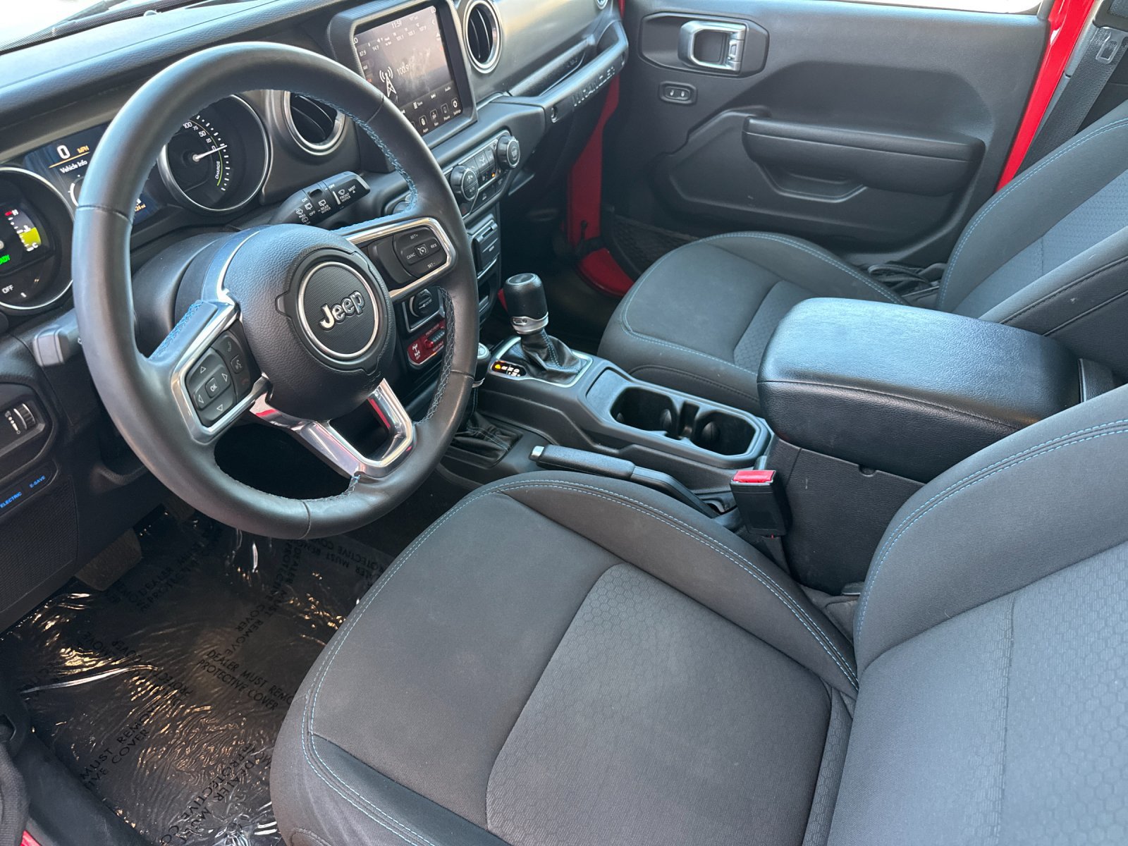 Used 2023 Jeep Wrangler Unlimited Rubicon 4xe w/ Cold Weather Group AWD/4WD image 10