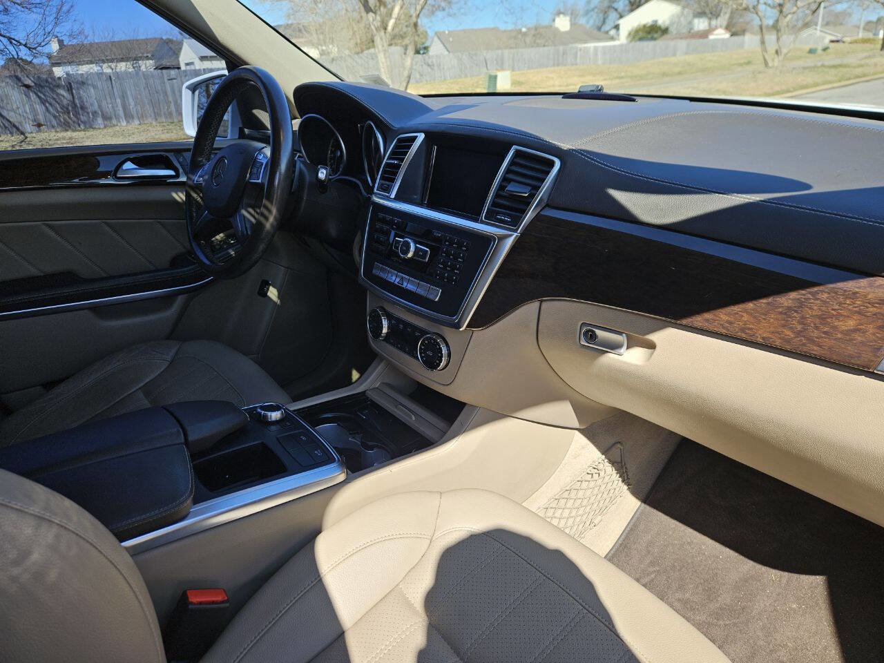 Used 2014 Mercedes-Benz GL 450 4MATIC image 16