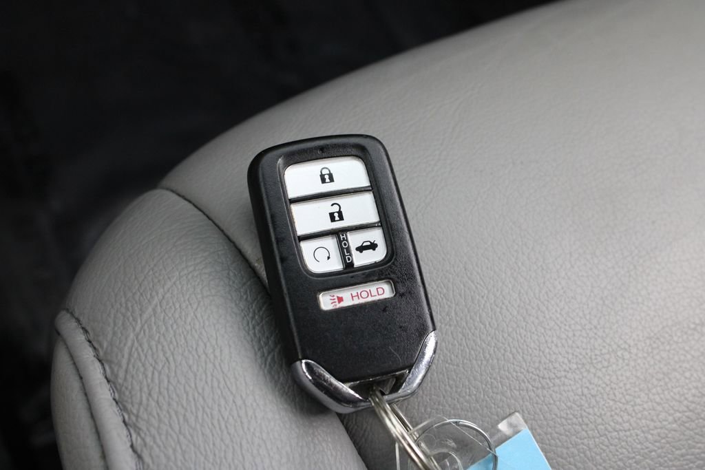 Used 2018 Honda Pilot Touring image 30