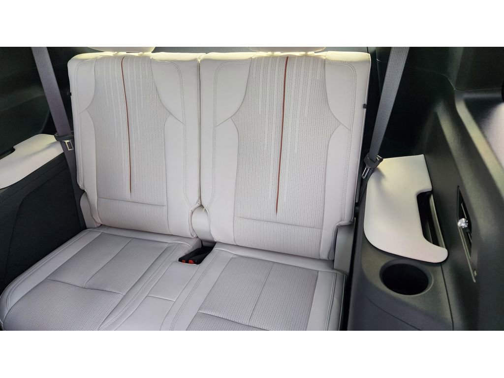 New 2026 Cadillac Vistiq Sport w/ LPO, Floor Liner Package image 7