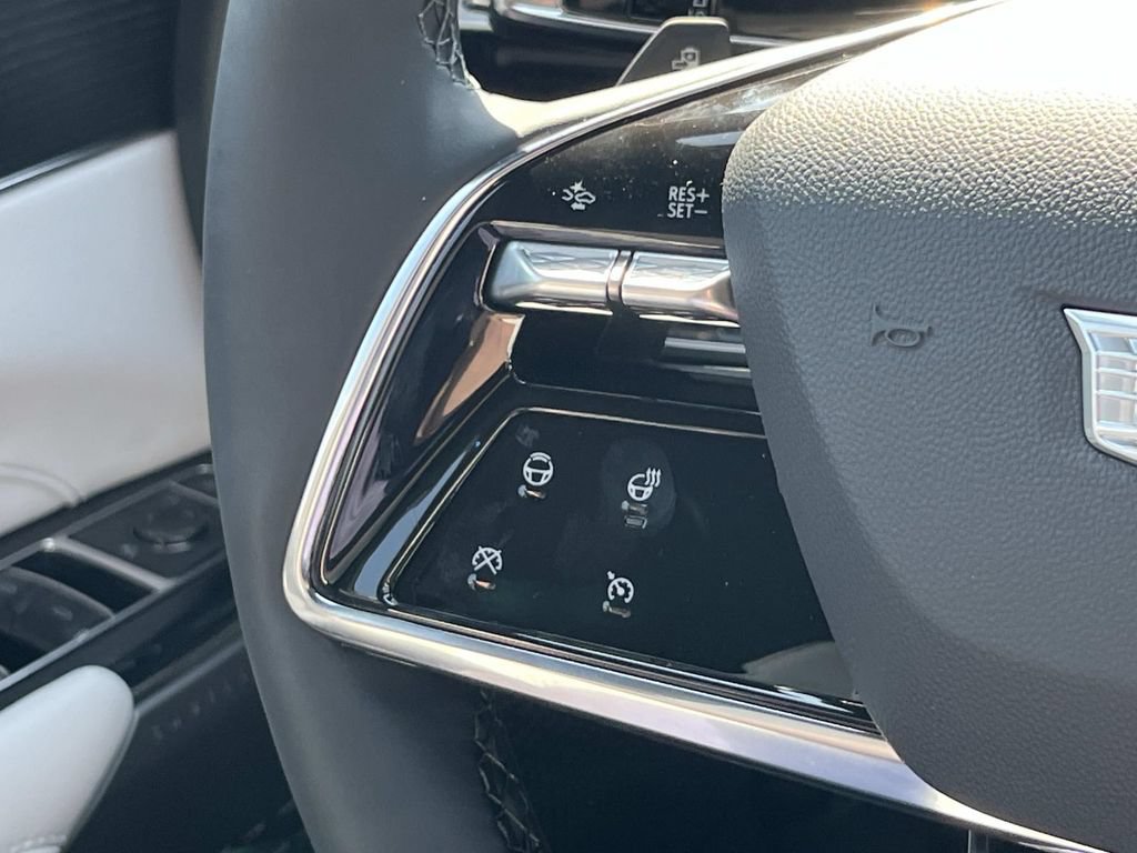 New 2026 Cadillac Lyriq Luxury AWD/4WD image 27