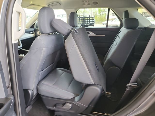 Used 2025 Ford Explorer Active RWD image 24