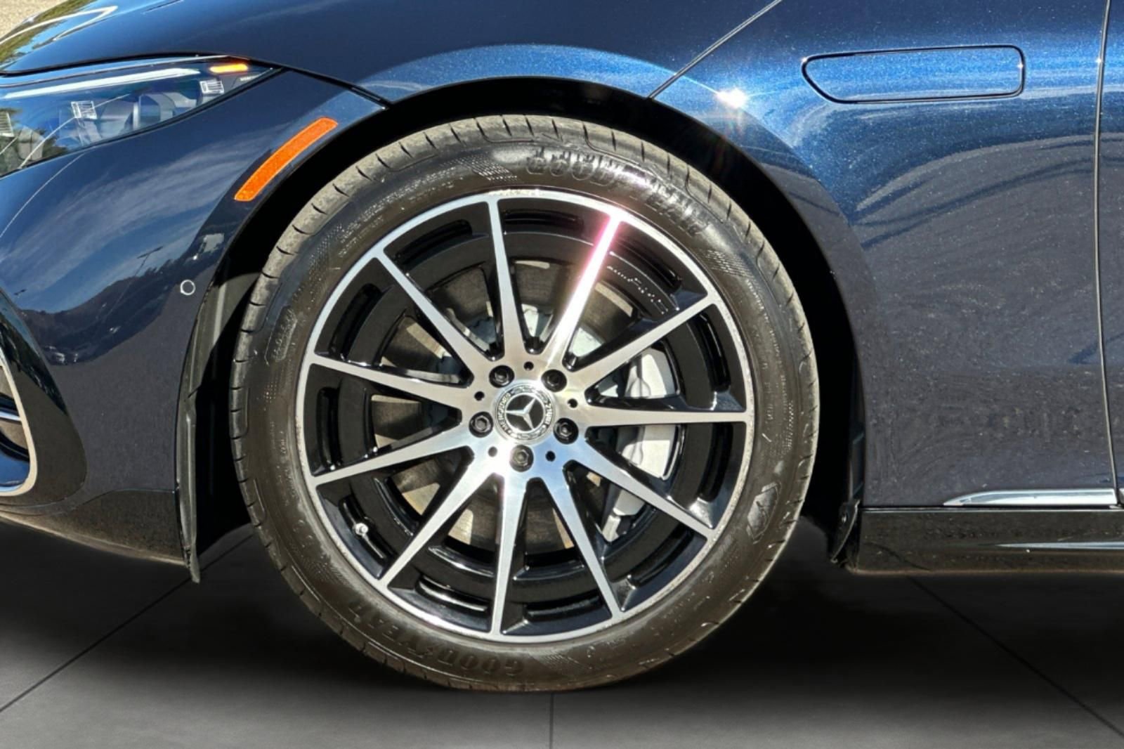 Certified 2022 Mercedes-Benz EQS 450+ 450 image 4