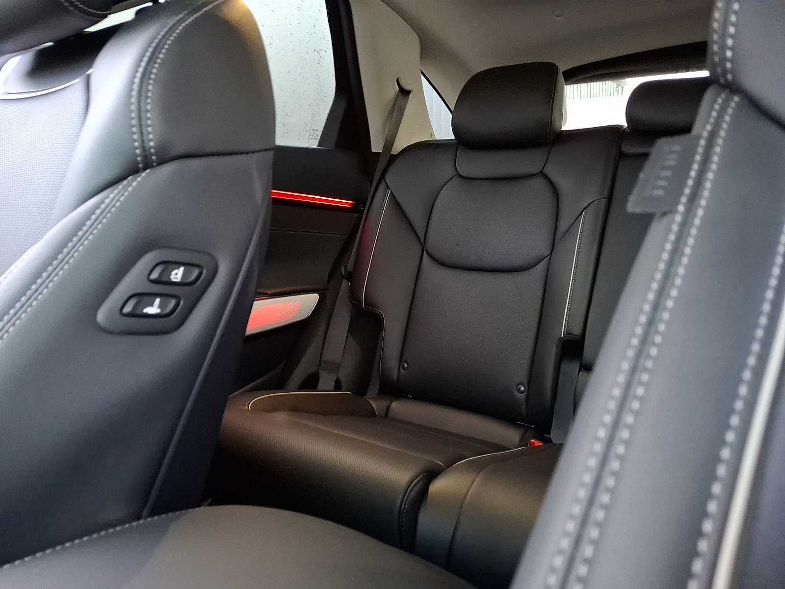 Certified 2026 Genesis GV70 2.5T Advanced image 18