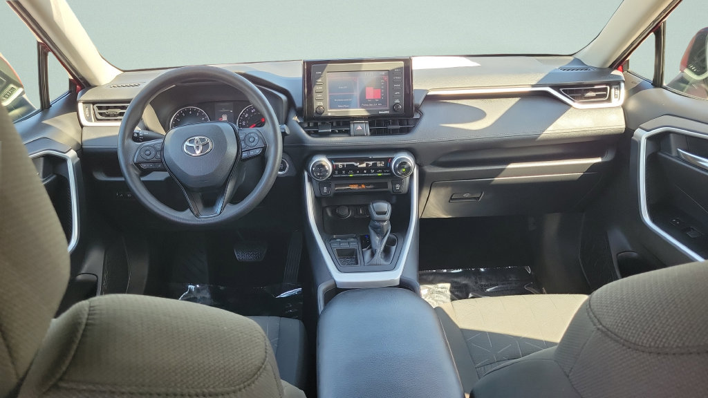 Used 2022 Toyota RAV4 XLE FWD image 10