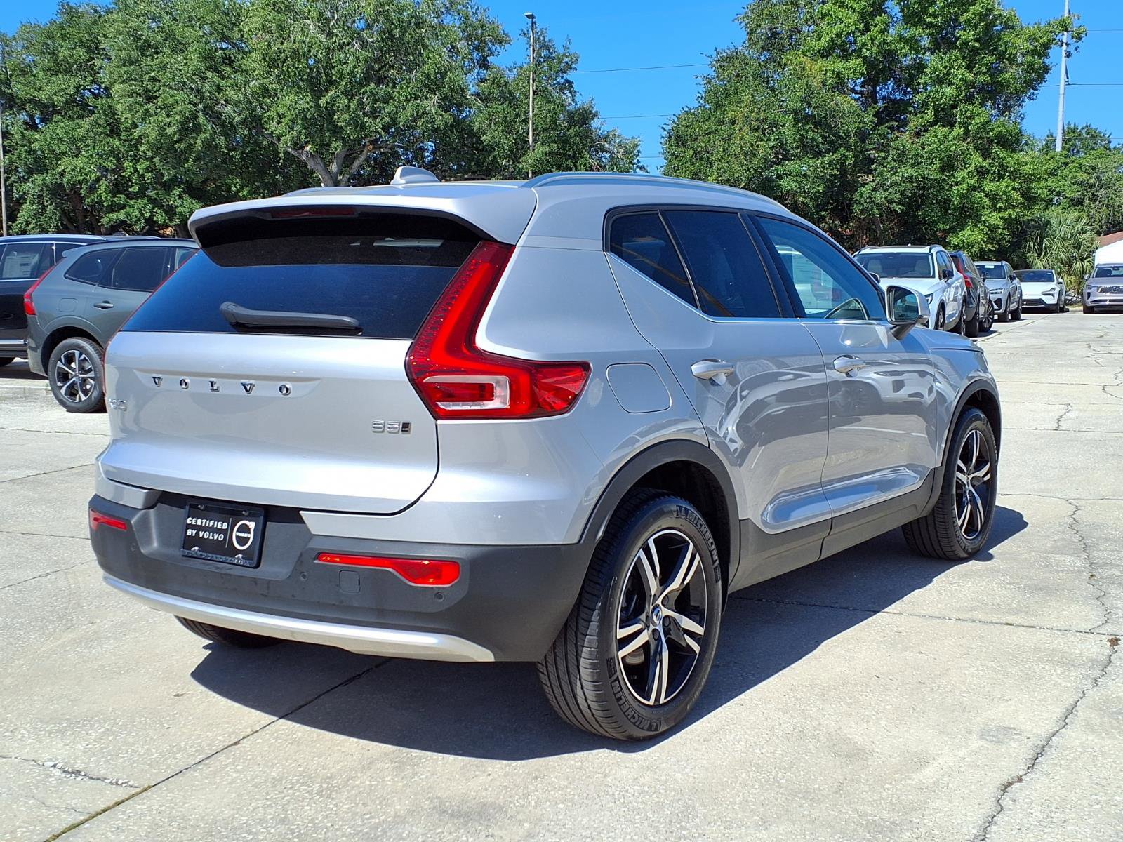 Certified 2025 Volvo XC40 B5 Core AWD/4WD image 7