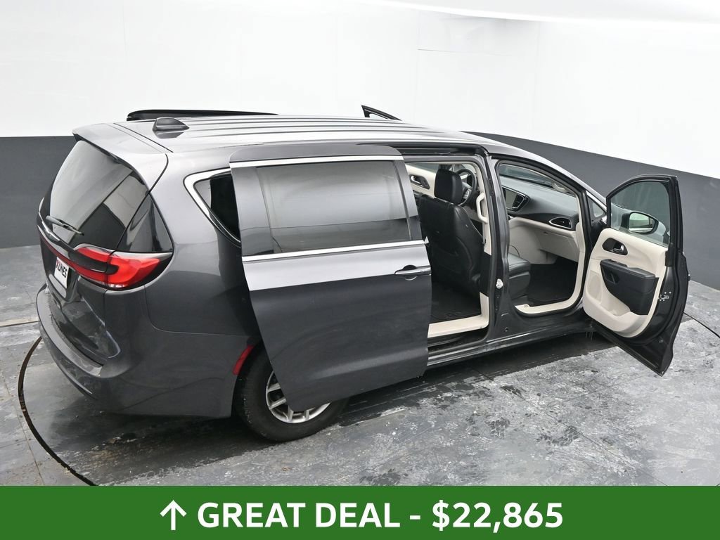 Used 2023 Chrysler Pacifica Touring-L image 90