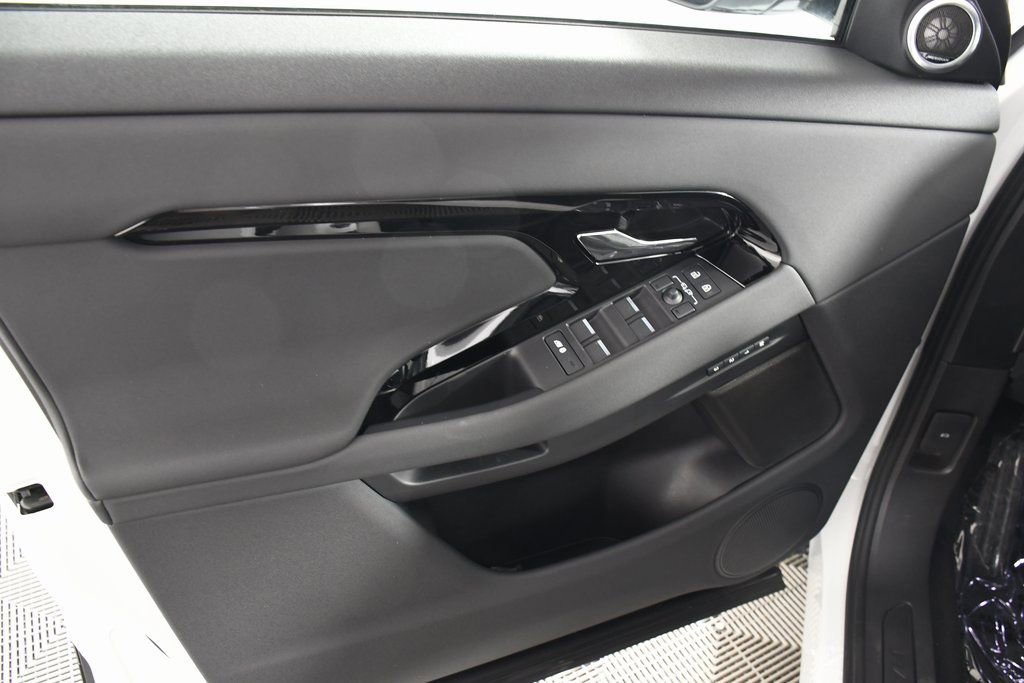 Used 2026 Land Rover Range Rover Evoque S image 14