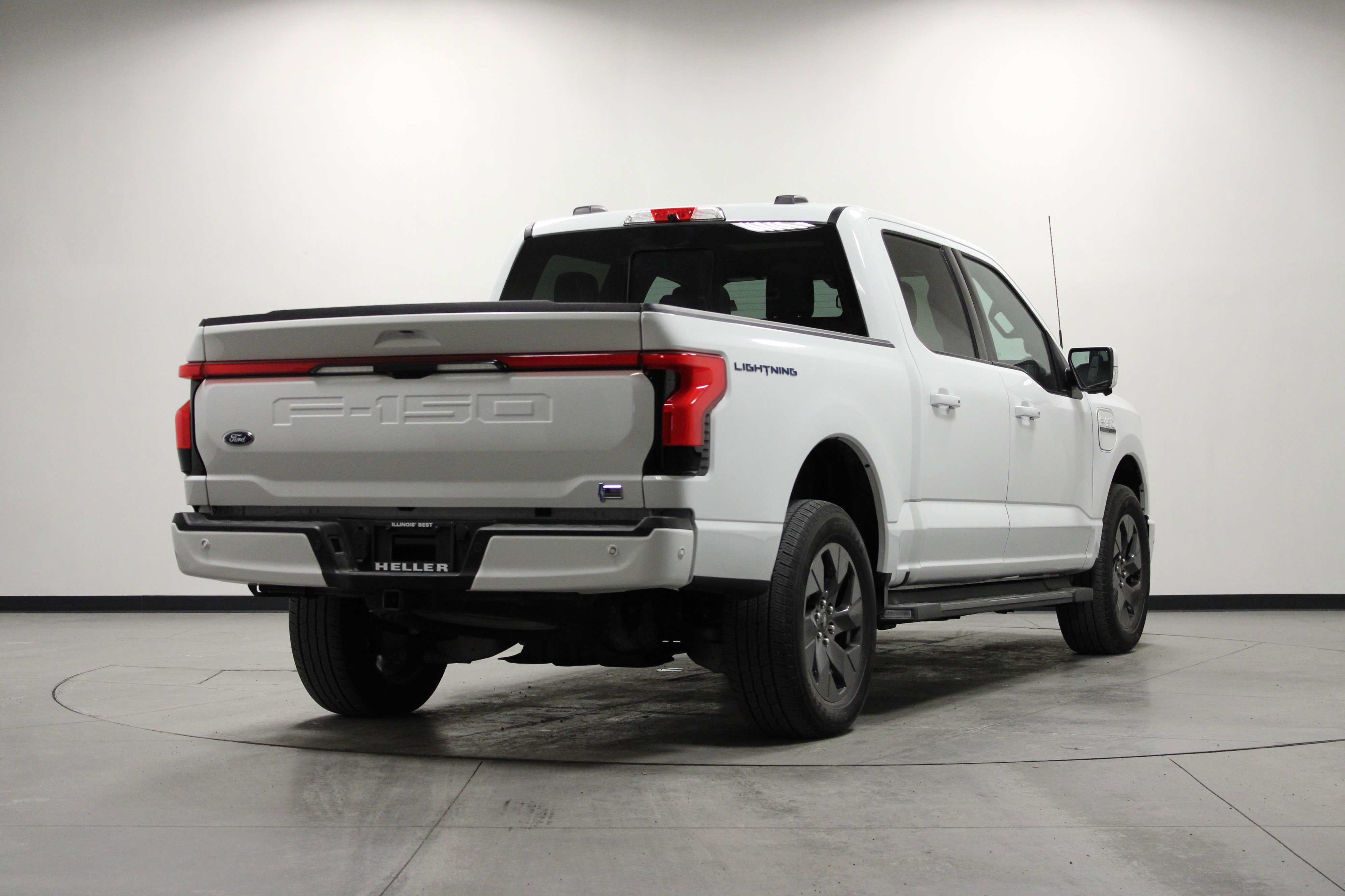 Used 2023 Ford F150 Lightning Lariat w/ Equipment Group 511A High image 4