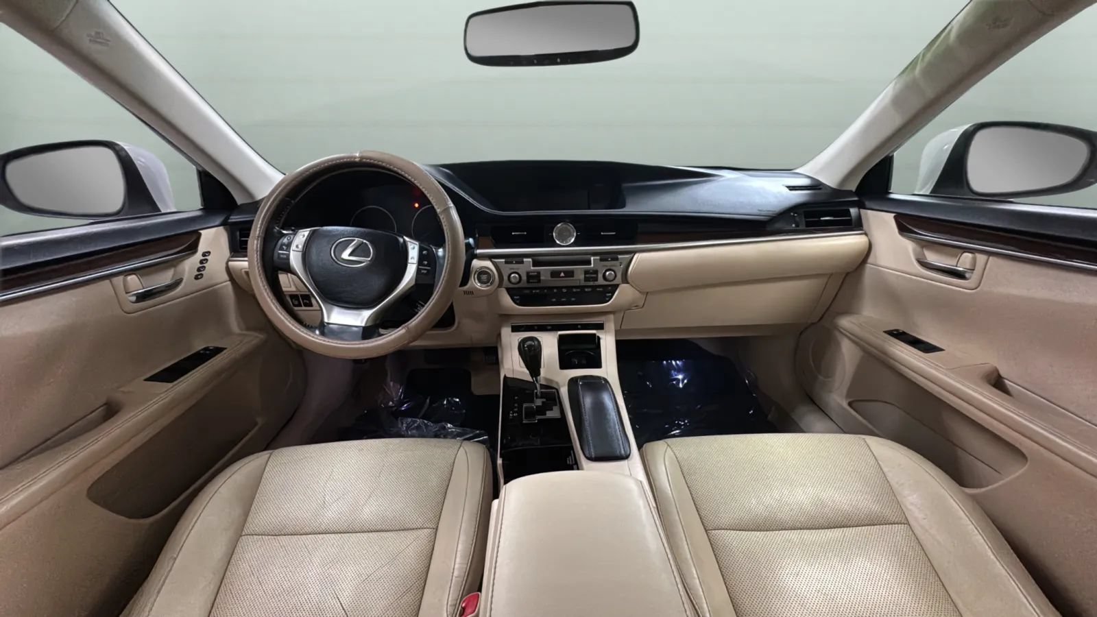 Used 2015 Lexus ES 350 w/ Luxury Package FWD image 9