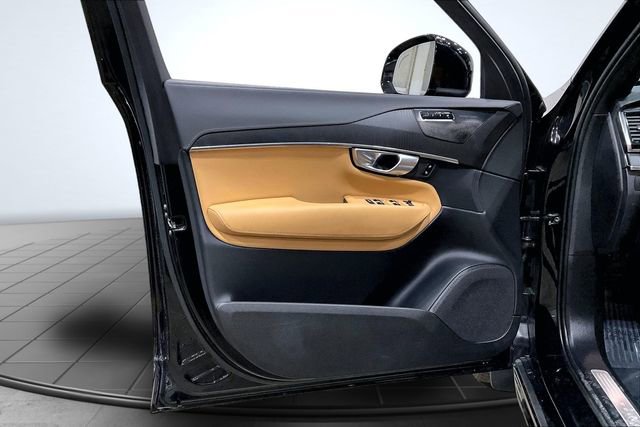Certified 2024 Volvo XC90 B6 Ultimate w/ Protection Package Premier image 26