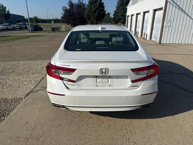 Used 2018 Honda Accord Touring image 10