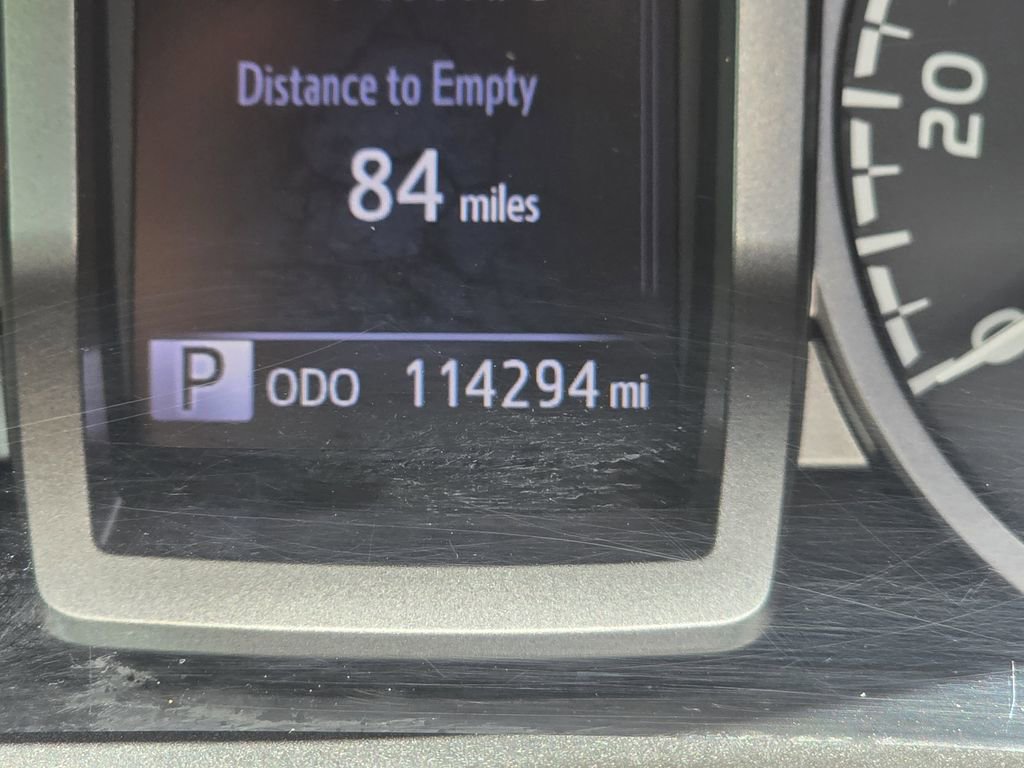 Used 2016 Toyota Tacoma Limited w/ Towing Package AWD/4WD image 26