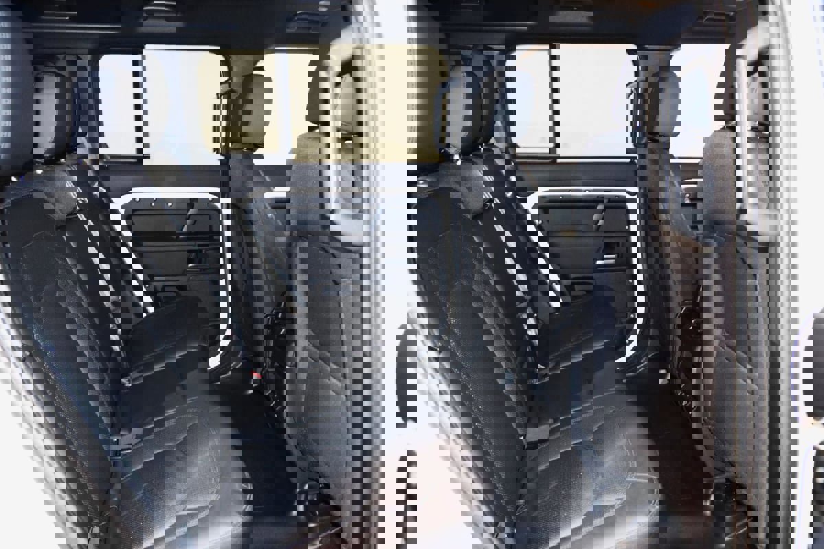 Used 2025 Land Rover Defender 110 S image 68