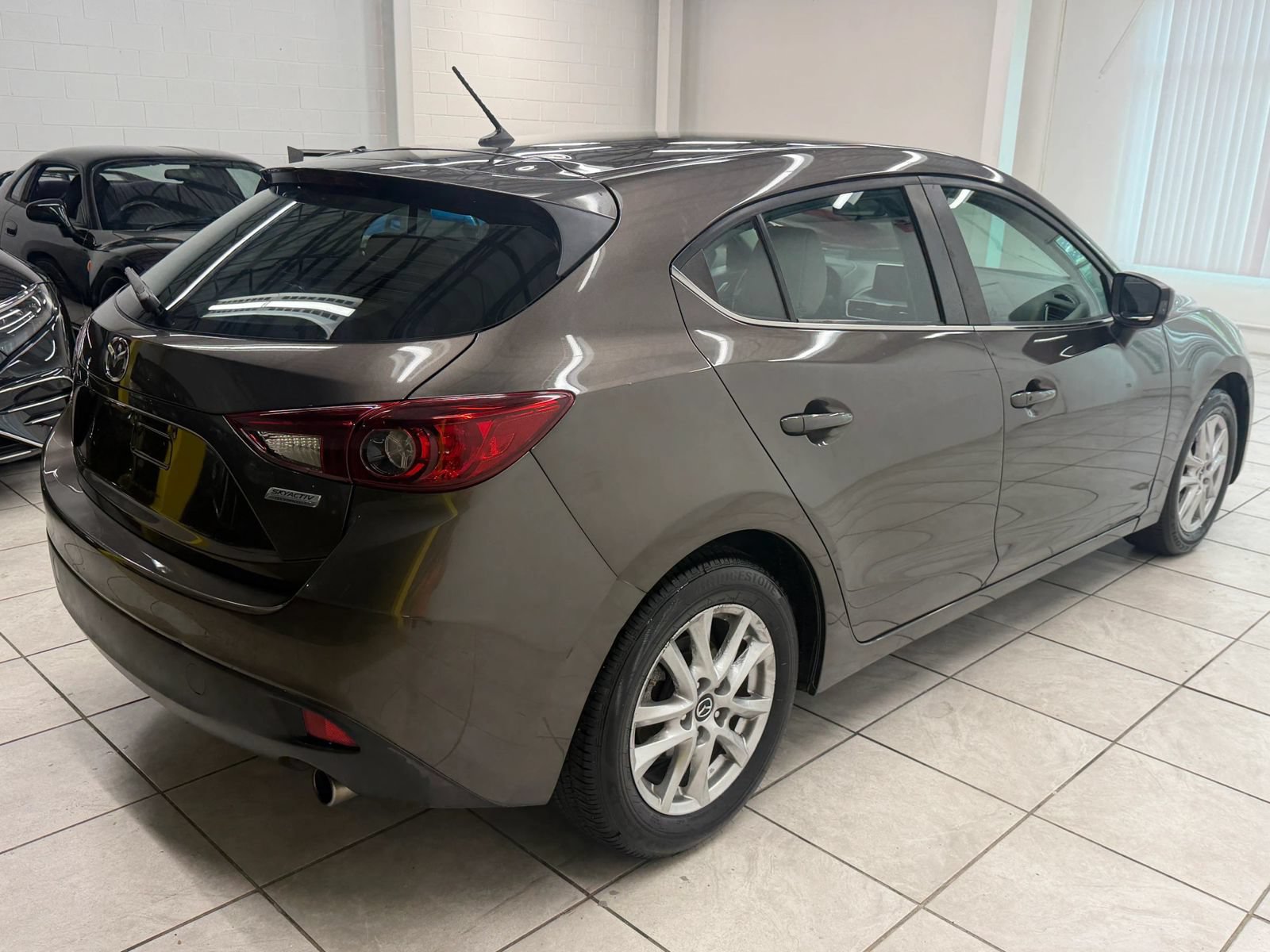 Used 2015 MAZDA MAZDA3 i Touring FWD image 9