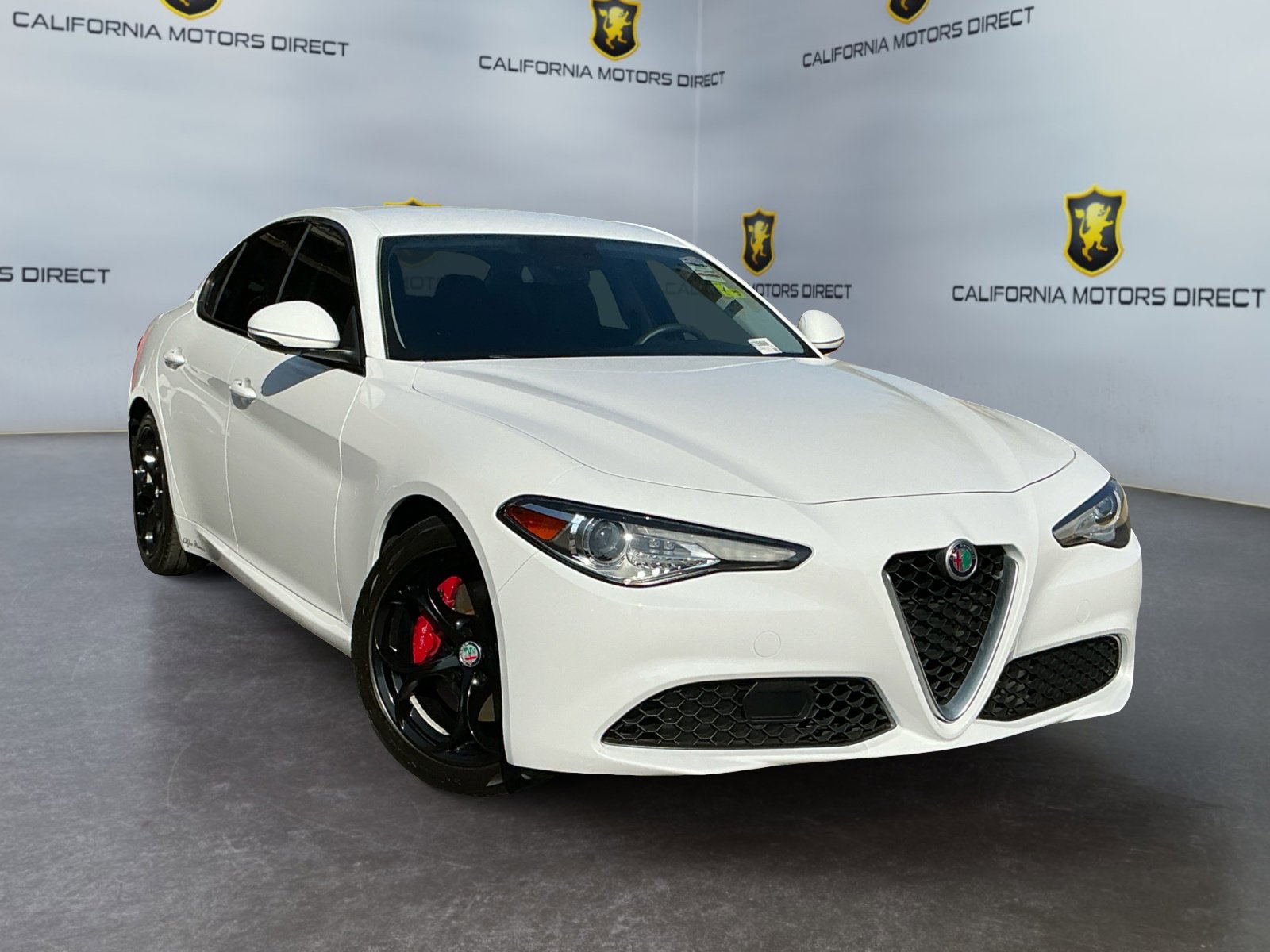 Used 2017 Alfa Romeo Giulia image 3