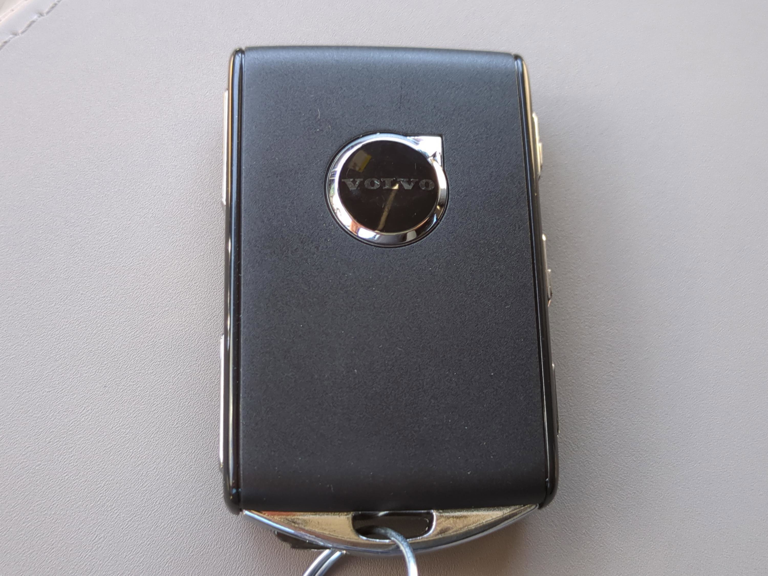 New 2026 Volvo XC60 B5 Plus w/ Protection Package Premier AWD/4WD image 28